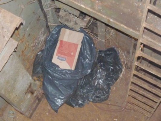 Ţigări de contrabandă pe o navă sub pavilion Sierra Leone
